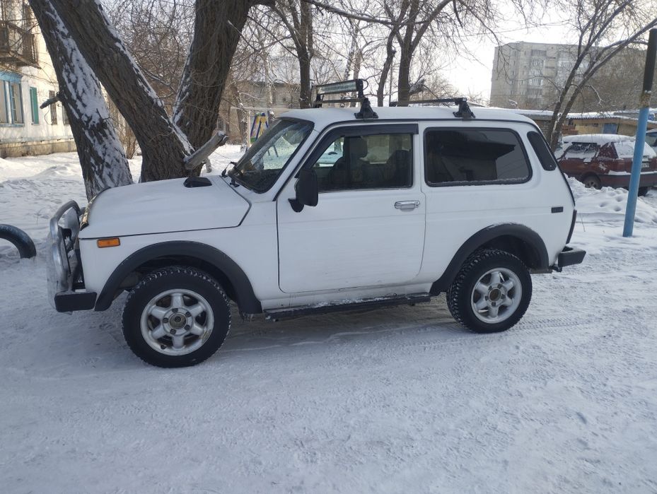 Продам ниву. 2002