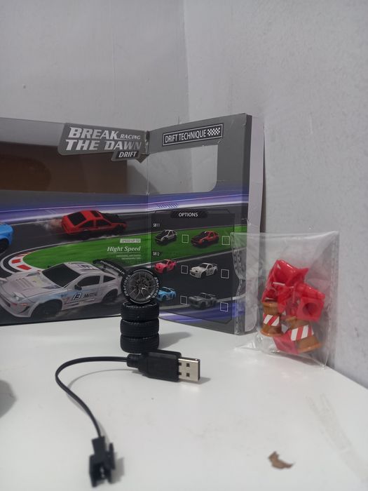 машинка на пульте управления