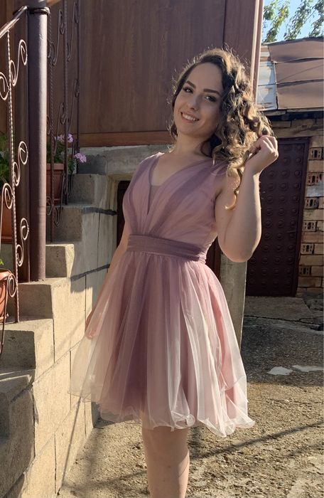 Къса официална рокля