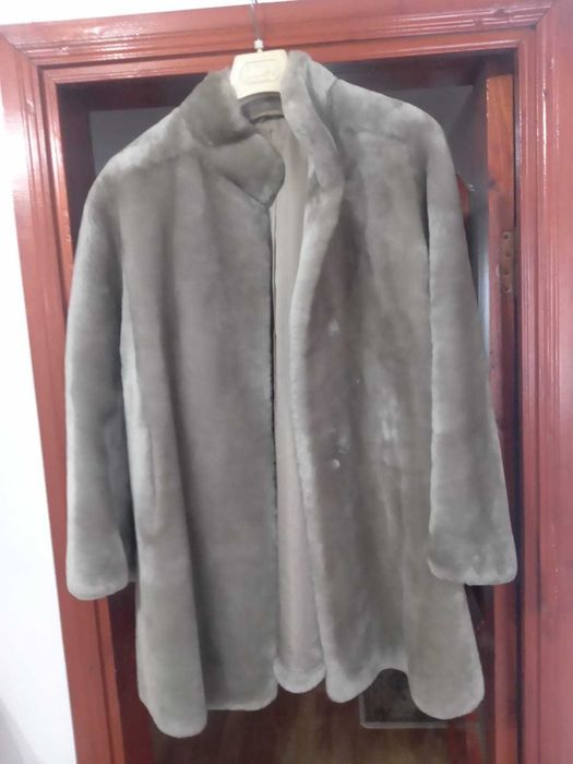 Vând haina blană