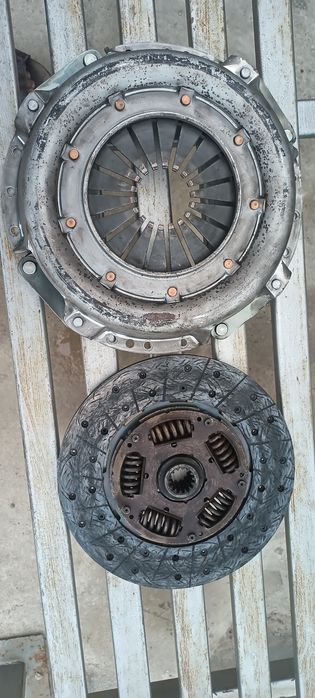 Hyundai HD 45.65.72.Корзина Фероде в хорошем состояние