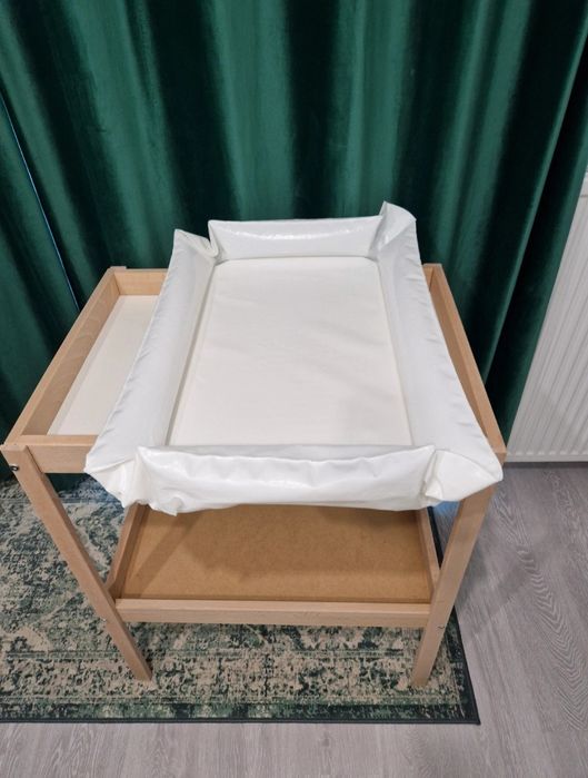 Masă de înfășat SNIGLAR Ikea plus saltea și 2 huse