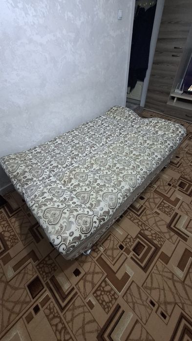 Мягкий уголок, диван и два кресла