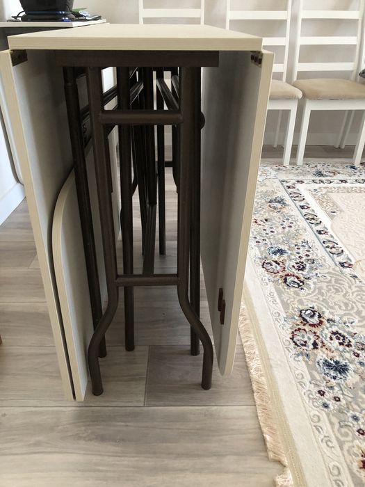 Продается столы трансформер 2 шт.