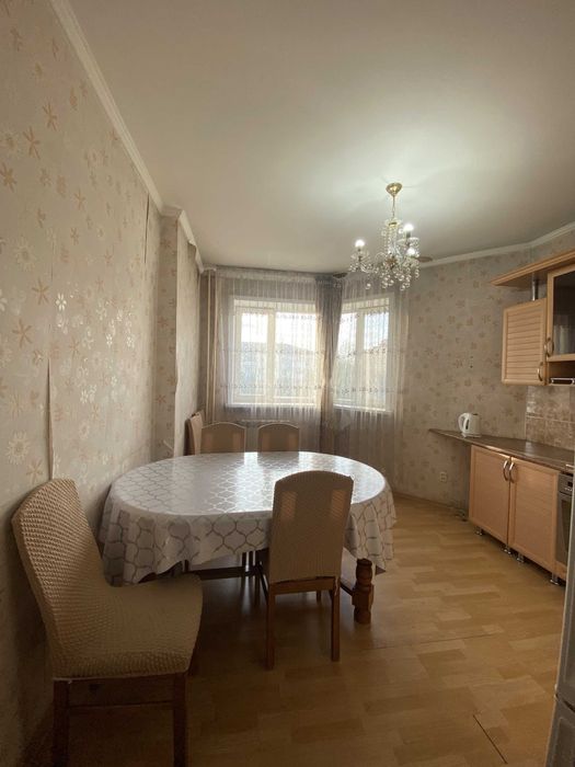 продам 3х комн квартиру с паркингом  по выгодной цене