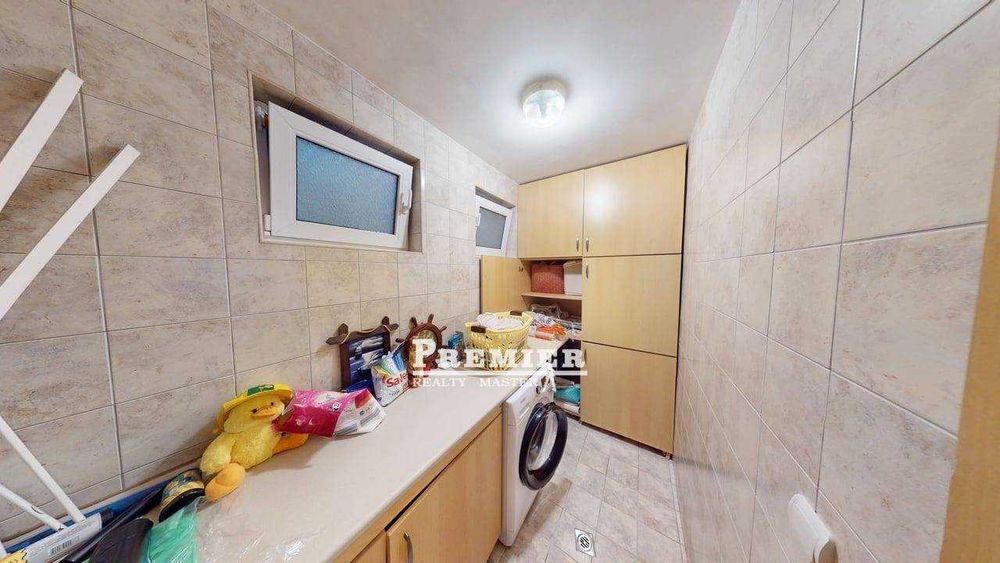 Продава се Къща в к.к. Слънчев бряг - 340 кв.м за 1343 €/кв.м - Снимка #12