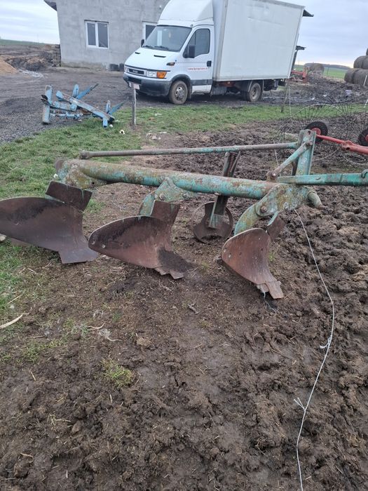 De vanzare doua pluguri