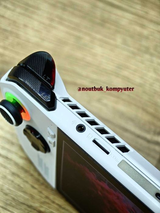 Мощный игровой Asus Rog ALLY z1Extreme