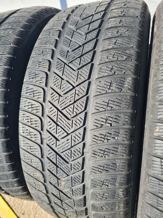 4 бр. зимни гуми 255/50/20 Pirelli DOT 4316 4,5/5 mm