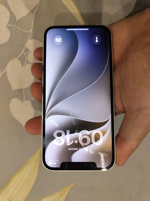 Iphone 12 rang oq pas kopiya hamma joyi radnoy