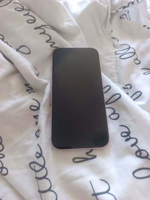 Vand Iphone 15 roz  512GB