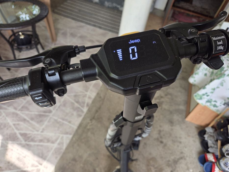 Елеккртшческа тротинетка jeep