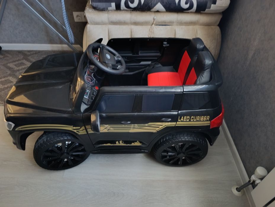 Электромобиль детский