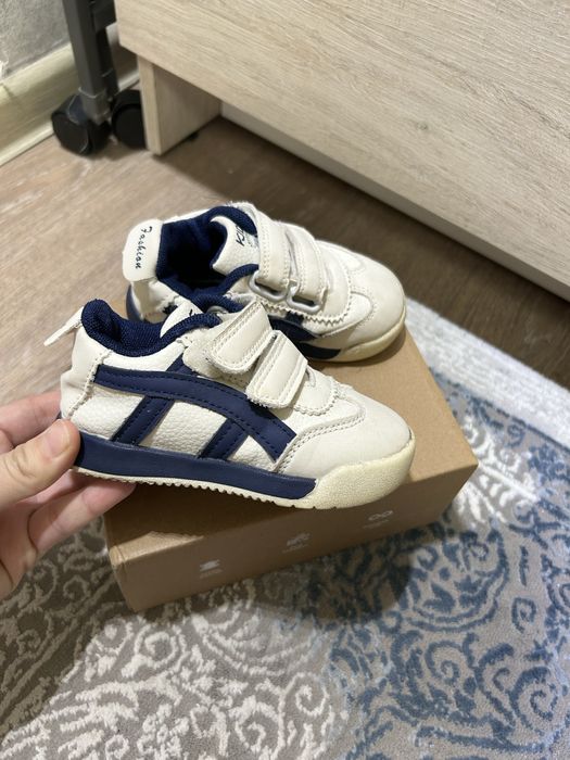 Разгружаю детскую одежду