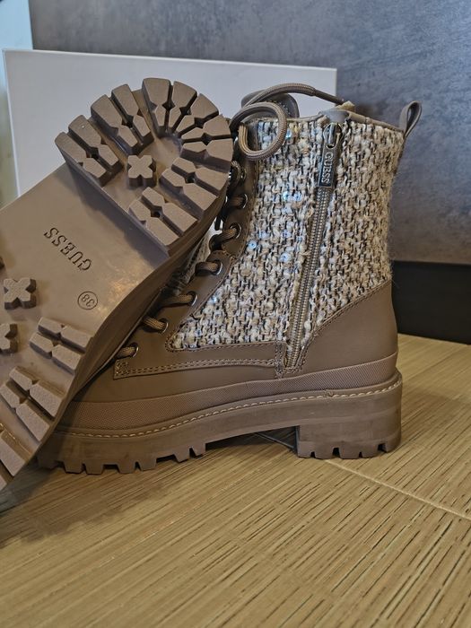 ЧИСТО НОВИ дамски боти на Guess