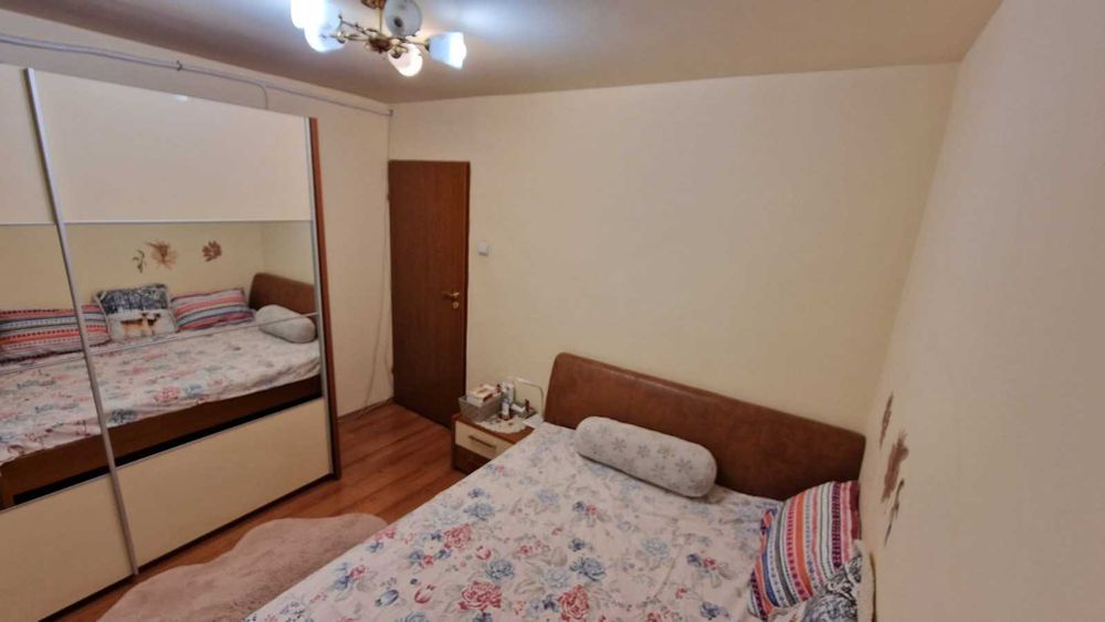 Vand apartament 4 camere