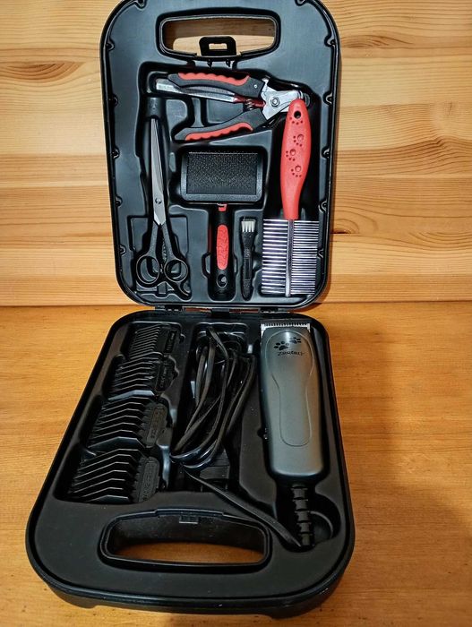 Продавам НОВ комплект грижа за домашни любимци ZOOFARI