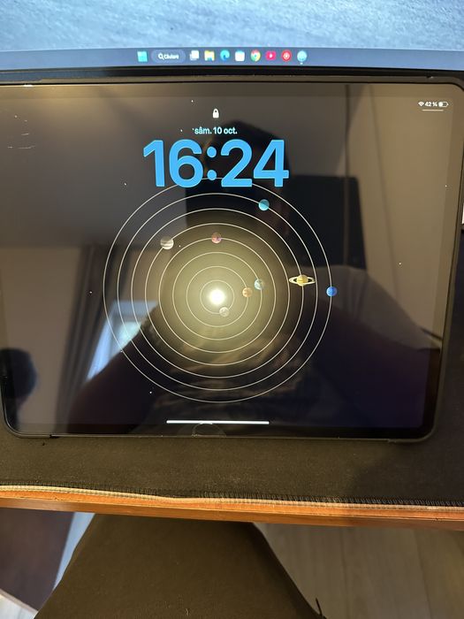 Vand Ipad Pro 12,9 inchi , generatia a 3 a  stocare de 256 +sim