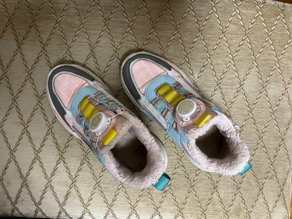 Детские кроссовки