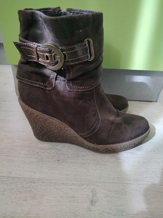 Кафяви велурени боти 41 номер  15 лв