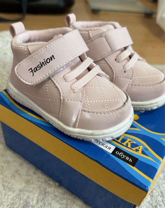 Ботинки осенние на девочк