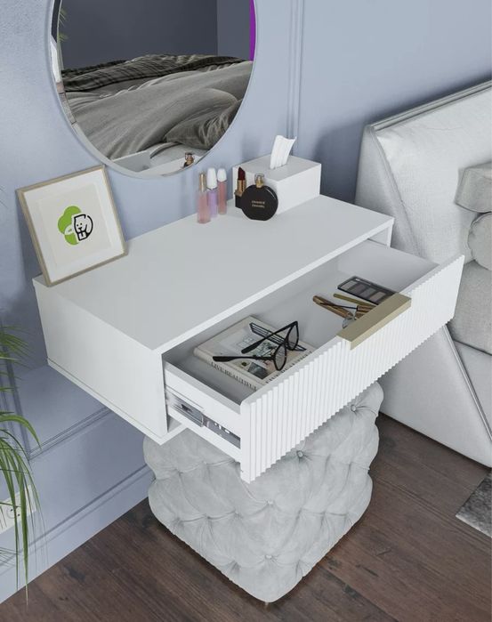 продам туалетный столик