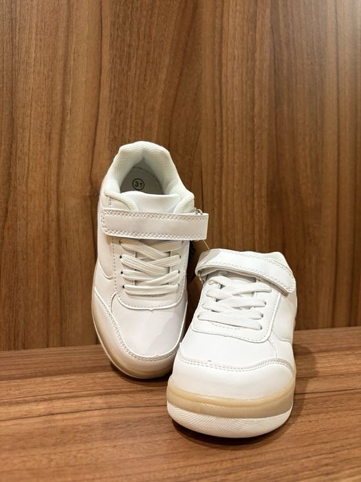 Детски маратонки с прибиращи се колелца от размер 30 до размер 39