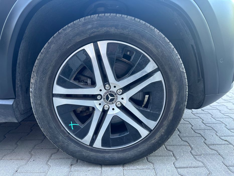 Летни Гуми с джанти Mercedes и Pirelli