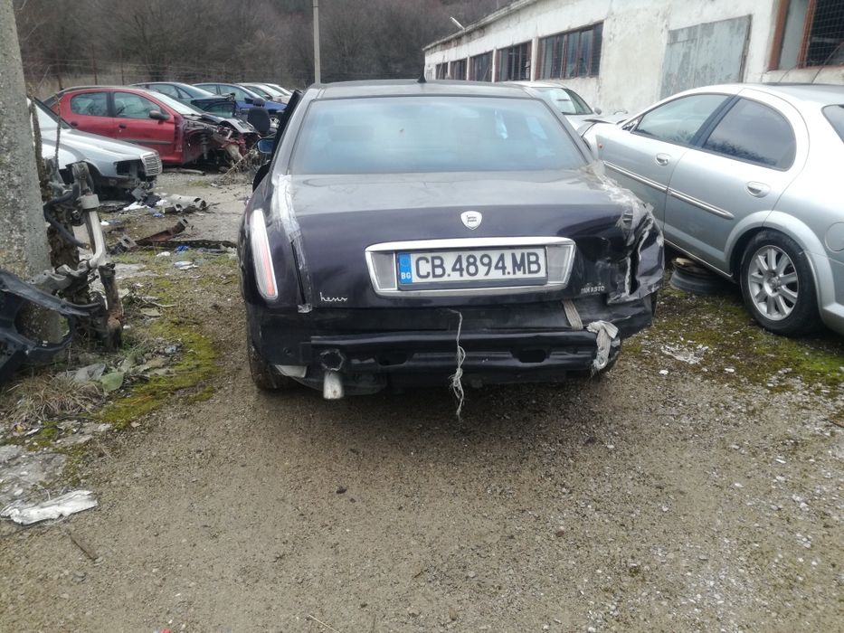 Ланчия Тезис на части