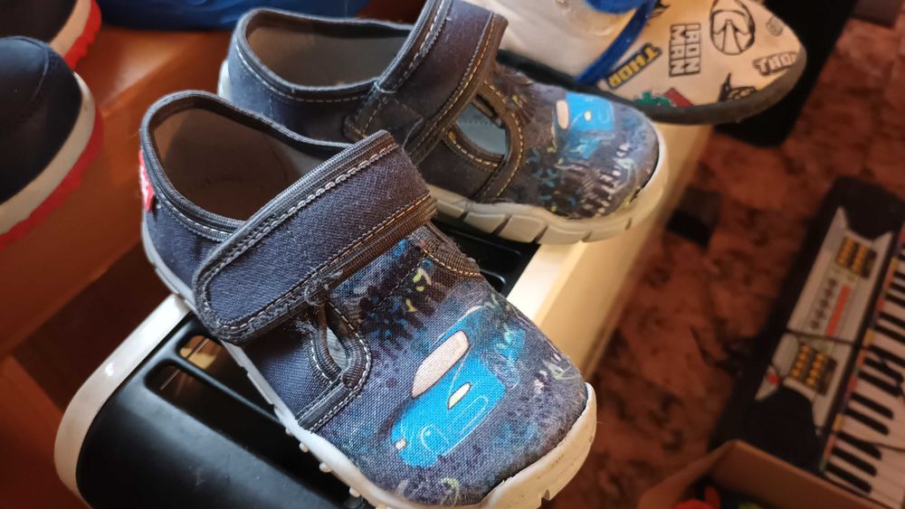 Детски обувки-светещи маратонки, апрески, гумени ботуши,пантофи 23-26