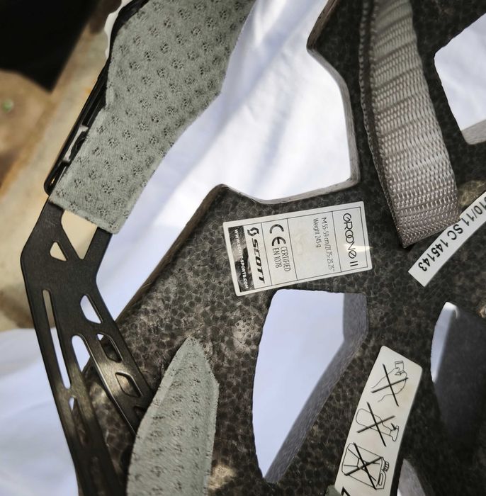 Продавам каска за велосипед SCOTT GROOVE II white-mat размер М