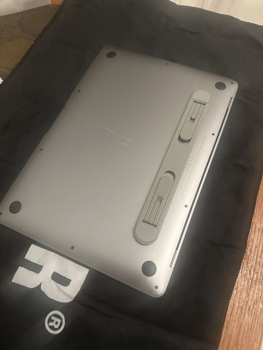 MacBook Air 13  M1 2020 , 256 gb- 8 gb ram