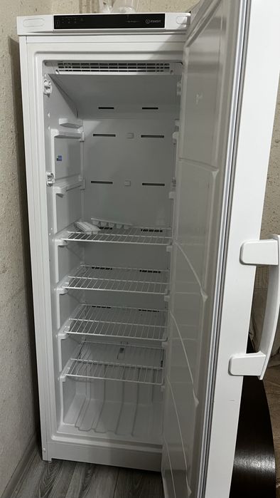 Продам морозильник