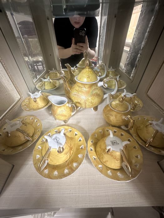 Шикарный сервиз новый не пользованный