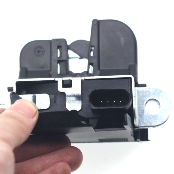 Broasca, incuietoare portbagaj /haion VW Golf 5, Touran, Passat B6, B7