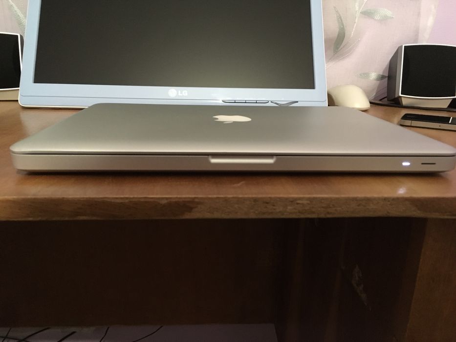 Лаптоп Apple MacBook Pro (13", Mid 2012) + GSM  Apple iPhone 4 (16GB)