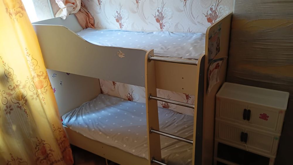 Двухъярусная кровать