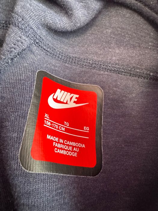 Nike tech fleece тъмно син оригинален