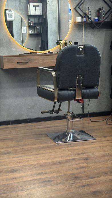 Продам кресла барберские
