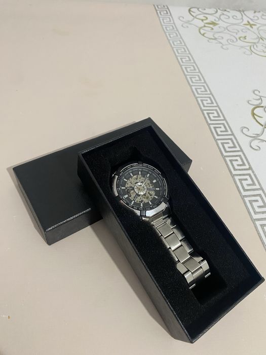 Наручные часы механическая