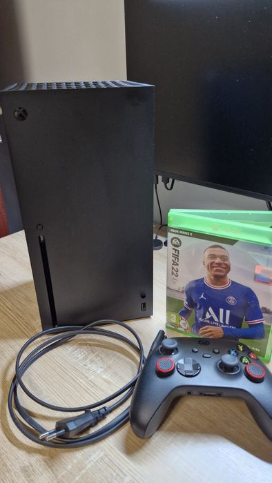 Xbox Series X Full Box -  Mentenanță + FIFA 22 CD