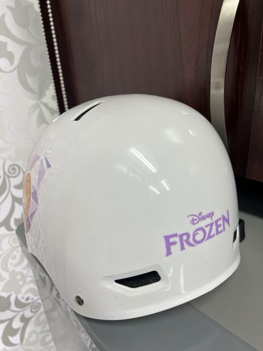 Продам шлем для девочки