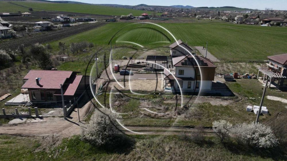 Урегулиран парцел до асфалтов път с. Пролеша