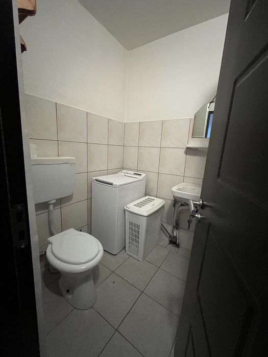 Inchiriez apartament 3 camere