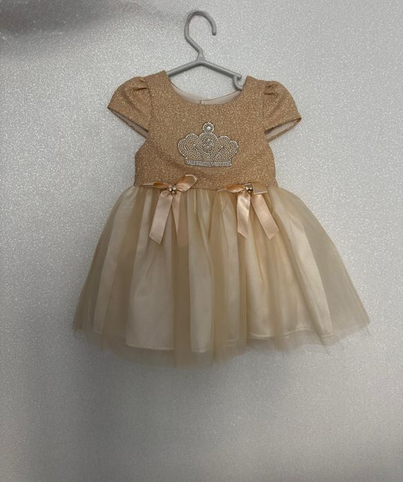 Продаётся платье для девочек.