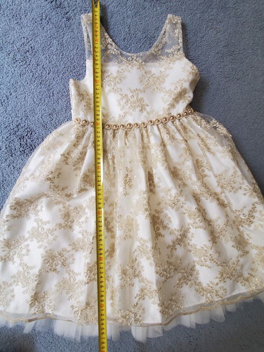 Rochita eleganta 7-8 ani