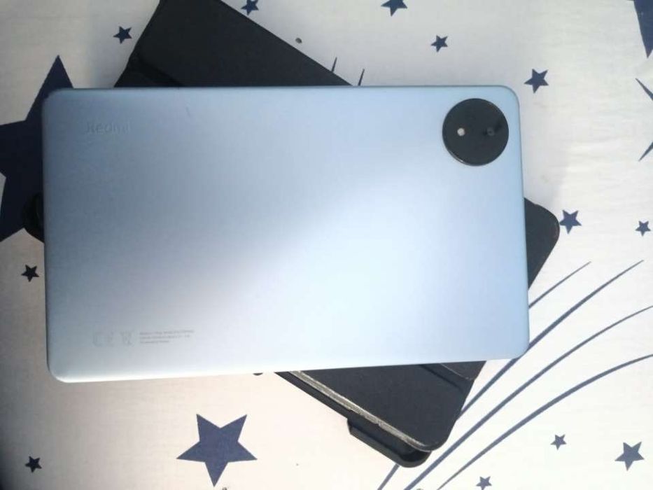 Vând tabletă Redmi Pad SE 8.7