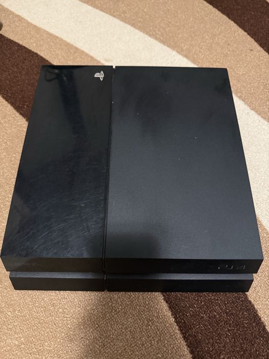 Перфектен PlayStation 4 (PS4) Fat комплект С 9 ИГРИ (GTA V, FIFA 23, Uncharted 4) – 350€