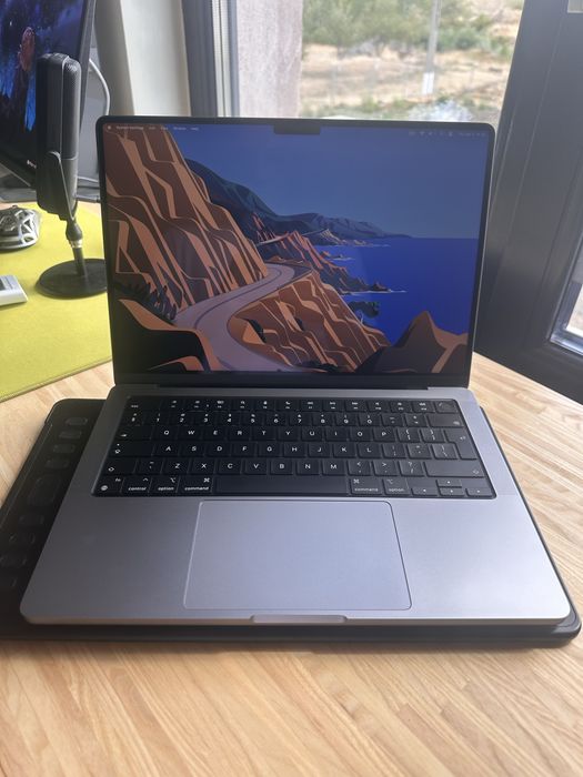 Macbook M2 Pro 2023 | 14" | 10 cores | 512GB | 16GB RAM | 93% battery health