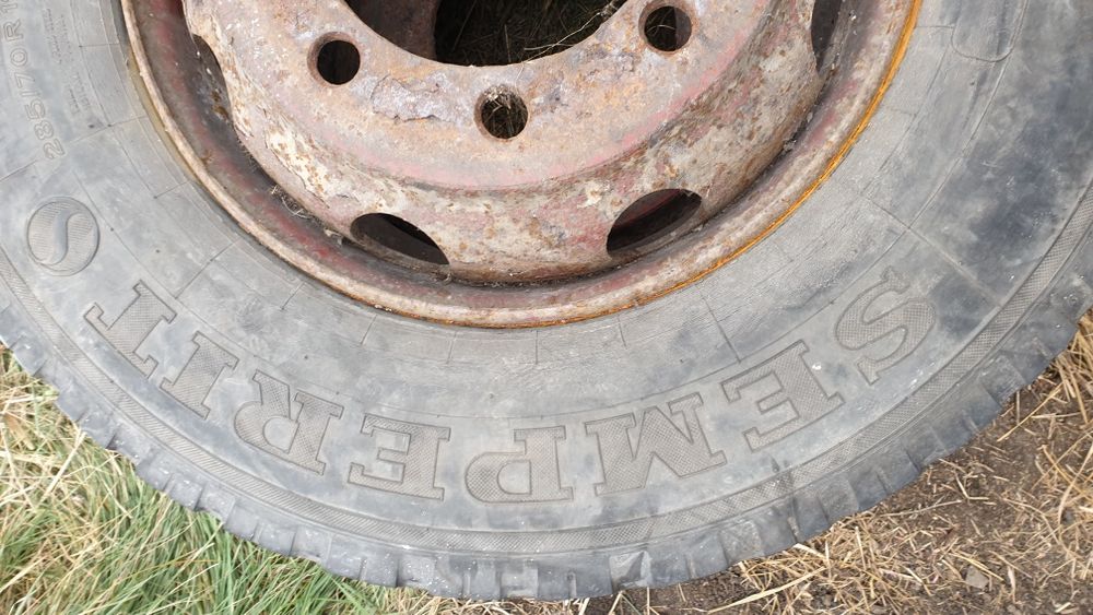 Джанти с гуми 285 70 19.5 семперит